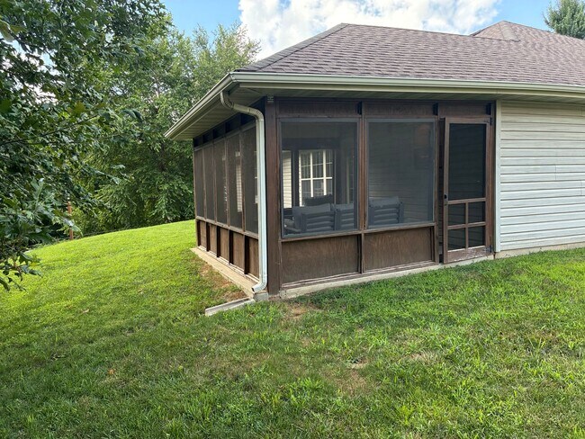 Photo - Beautiful Home in Vanderveen Crossing