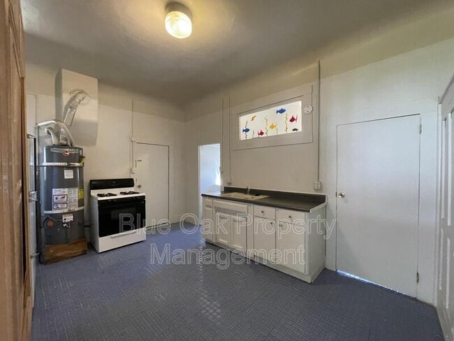 Photo - 1018 W 5th St