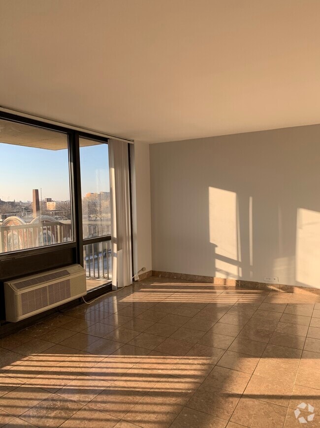 Building Photo - 2901 S Michigan Ave Rental