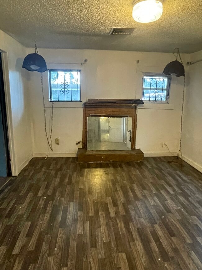 Photo - 1739 W Spruce St