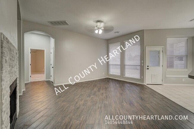 Photo - 908 Black Jack Ln