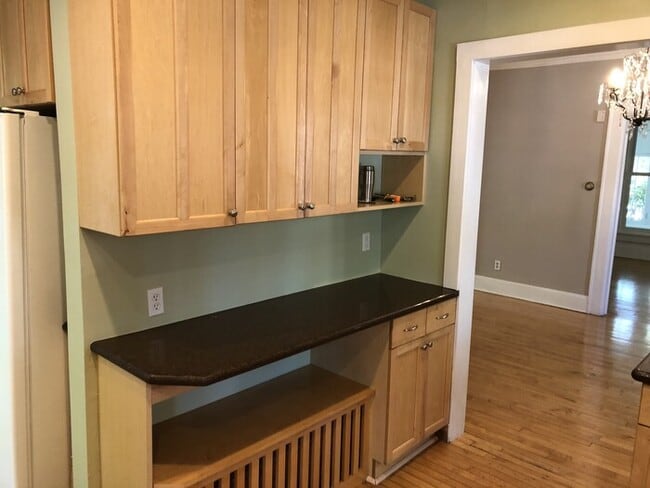 Photo - 3BR, 2BA HOME IN UPTOWN AVAILABLE 10/4!
