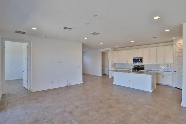Photo - Beautiful 4 Bedroom 3 Bath Home in Mystic