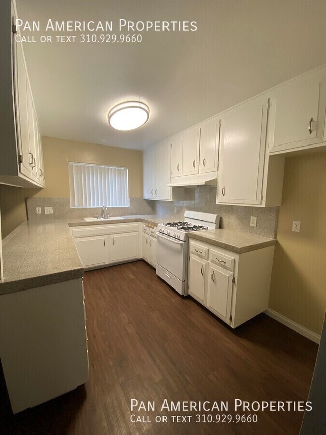 Building Photo - 812 N. Azusa-#4 Unit #4