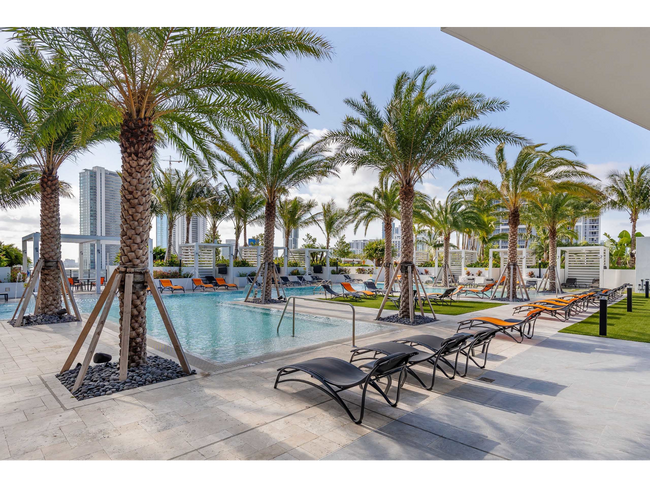 Photo - AMLI Midtown Miami