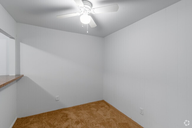 2BR, 1BA - 800SF - Dining Area