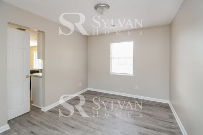 Photo - Enjoy living the good life in this 4 bedro...