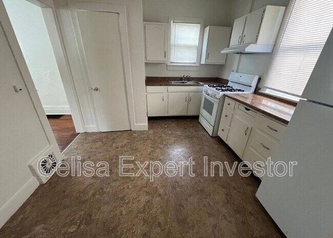 1209 W Wildwood Ave