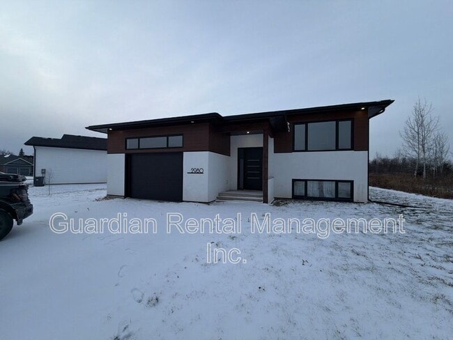 Photo - 2980 King George's Park Dr