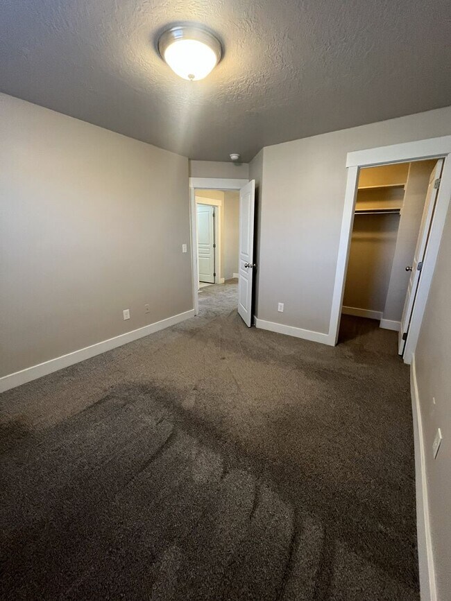 Photo - Mayfield - 2310