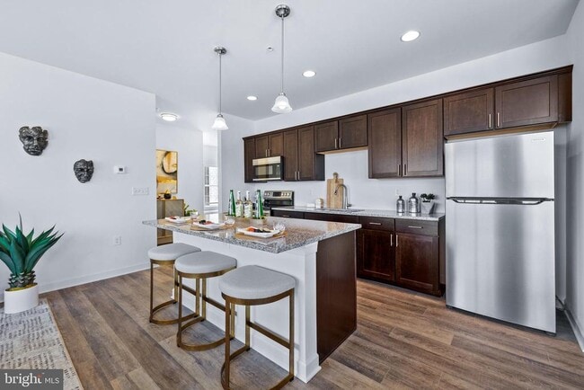 Photo - 170 Cambridge Blvd