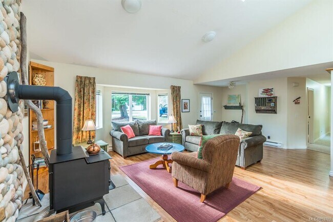 Photo - 3861 Charlton Dr