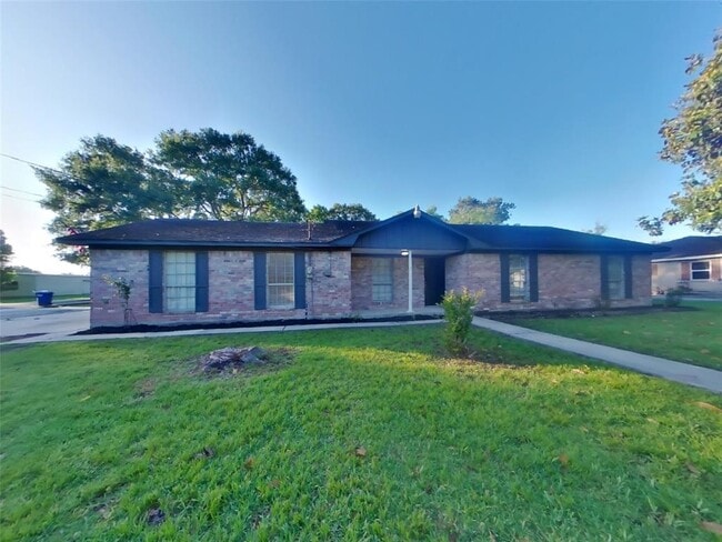 Photo - 205 4th St House
