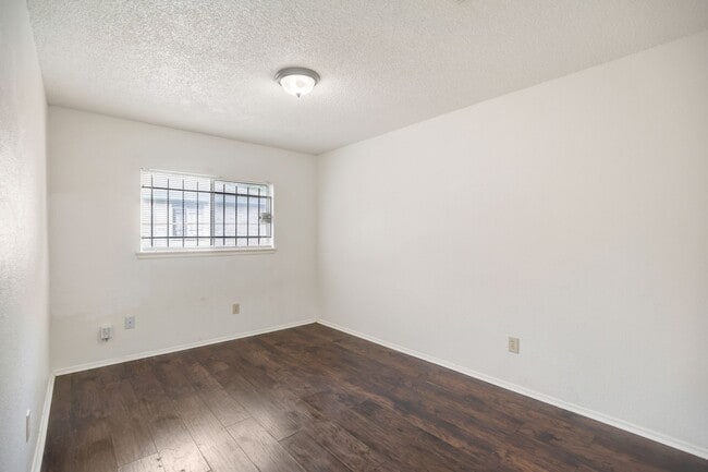 Building Photo - 12718 Panay Dr