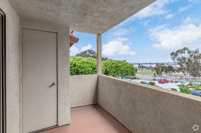 1BR, 1BA - 620SF - Balcony