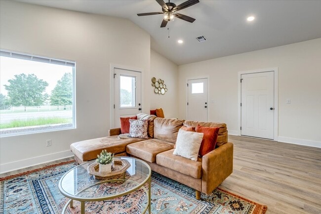 Photo - 607 Briarbrook Ln