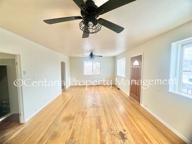 Photo - 1265-1265-1262 1st St Unit 1265 Farrell