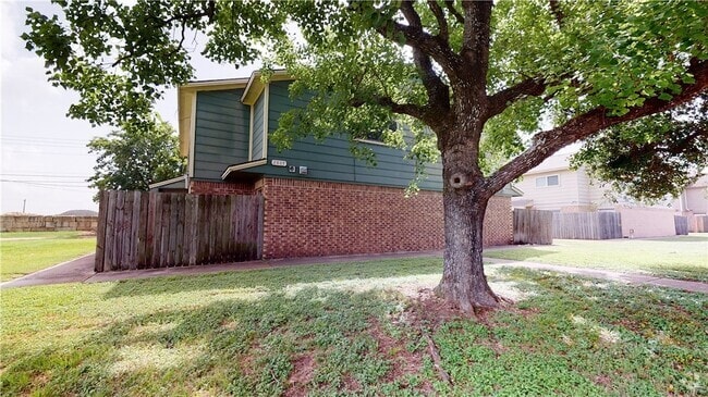 Building Photo - 2807 Longmire Dr Unit A Rental