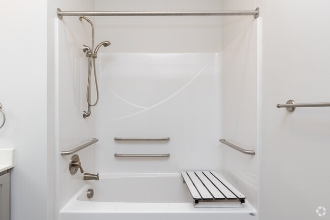 2BR, 2BA - 997SF - Bathroom ADA