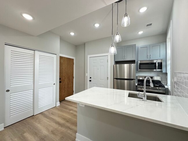 459 W George St Unit 50