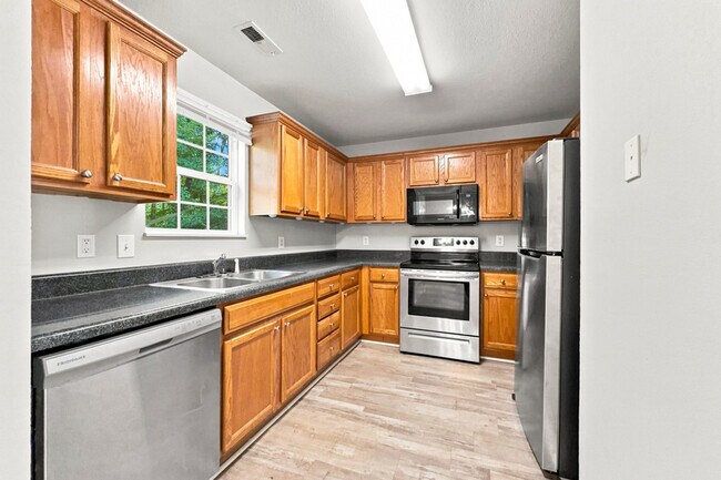 Photo - 8705 Mowbray Way