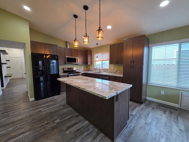 Building Photo - Customized 2 bedroom House in the Heart of Sparks! Completely Remodeled