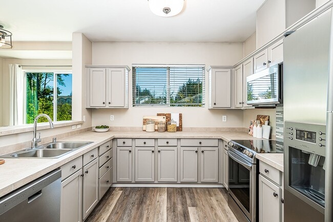 BOTHELL 2 BED, 2 BATH CORNER CONDO FOR REN... - BOTHELL 2 BED, 2 BATH CORNER CONDO FOR REN... Unit FF3023