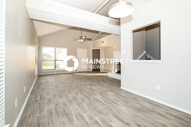 Photo - 3 Bedroom Pet-Friendly Home in Mesquite, TX with Main Street Renewal
