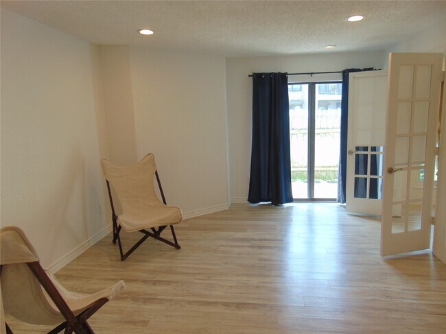 Photo - 3220 69th St Unidad G1