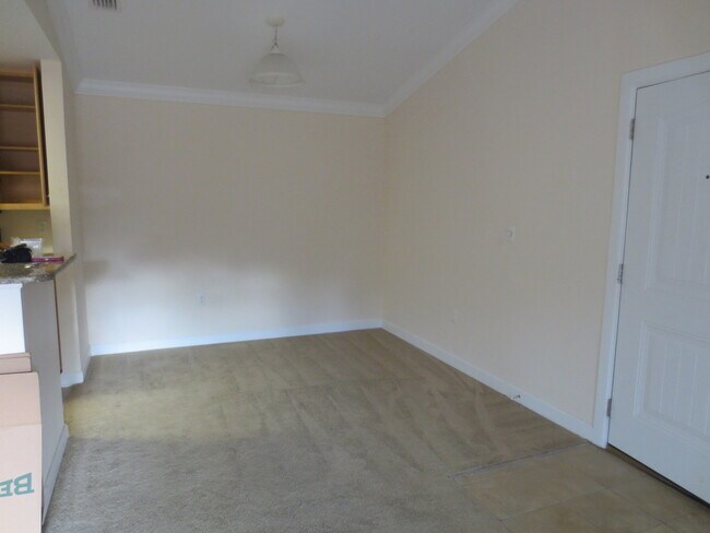 Photo - Beautiful 2B/2B Apartment in FWB in Pristi... Unit 205