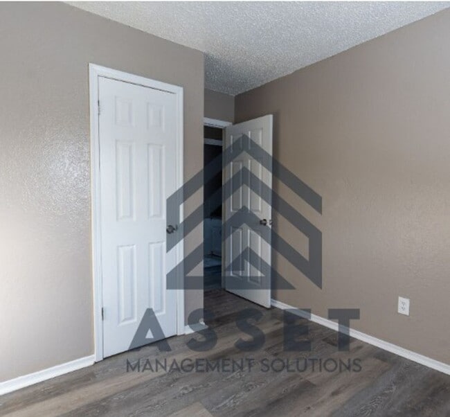 Photo - 4825 S Fairmont Ave