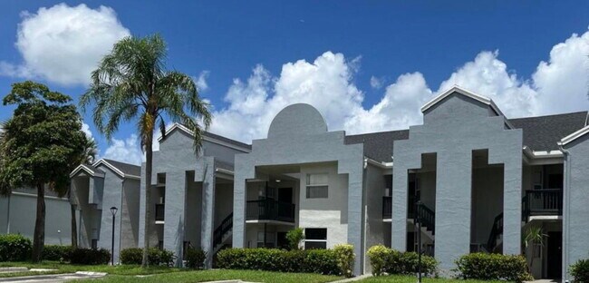 Building Photo - 405 SW 113th Way