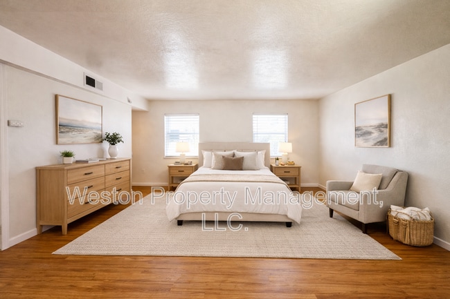 Photo - 6056 Northwest Expy