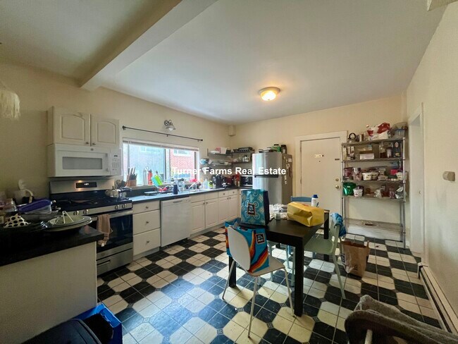 Building Photo - 214 Broadway Unit 3 Rental