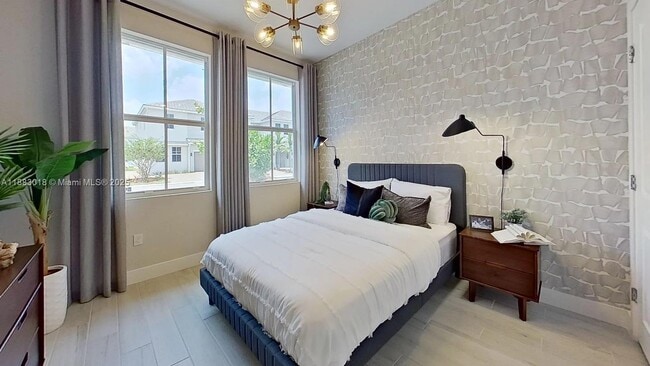 Photo - 17132 SW 2nd Cir