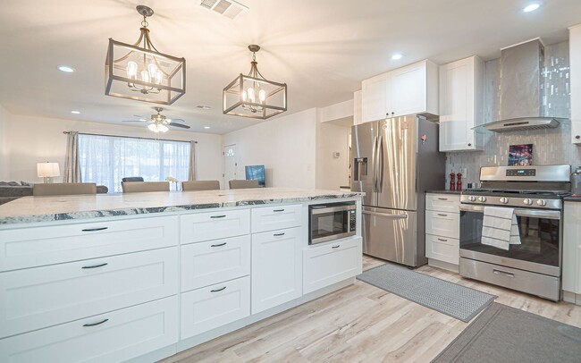 Photo - 418 Shannon Lee St