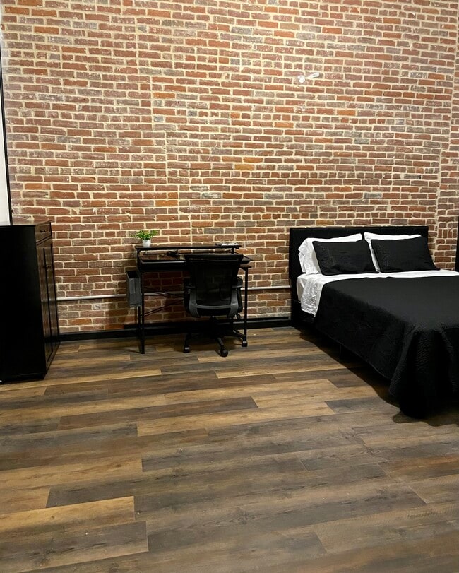 Photo - 36 W 4th St Unit Apt 1