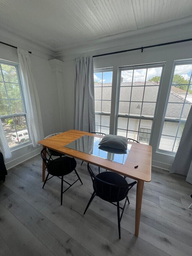 Photo - Lovely 5bd/2ba Near Campus with Balcony! Unit 7425 - 3rd Floor