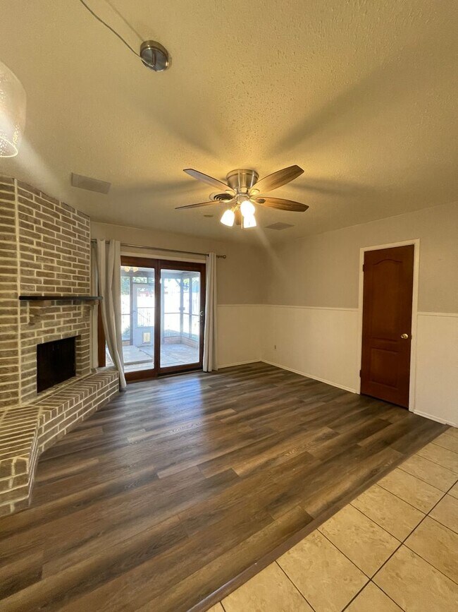 Photo - Adorable 3 Bedroom Near LCU!