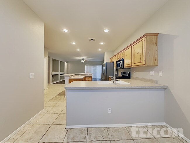 Photo - 117 S 125th Ave