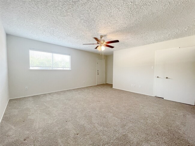 Photo - 443 N Post Oak Ln