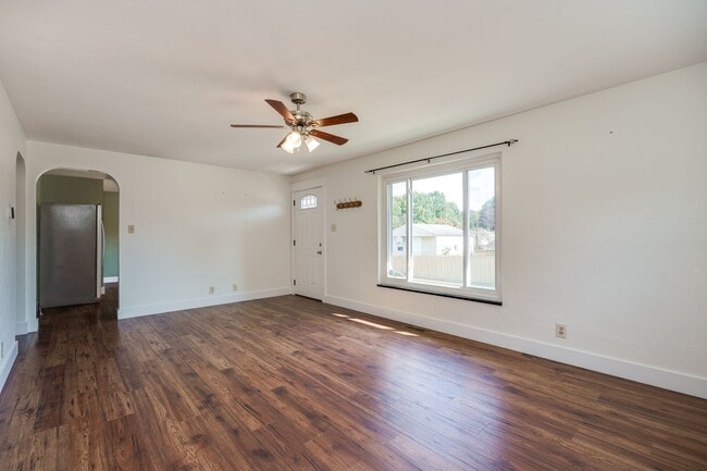 Photo - 1701 Briedweng Ave