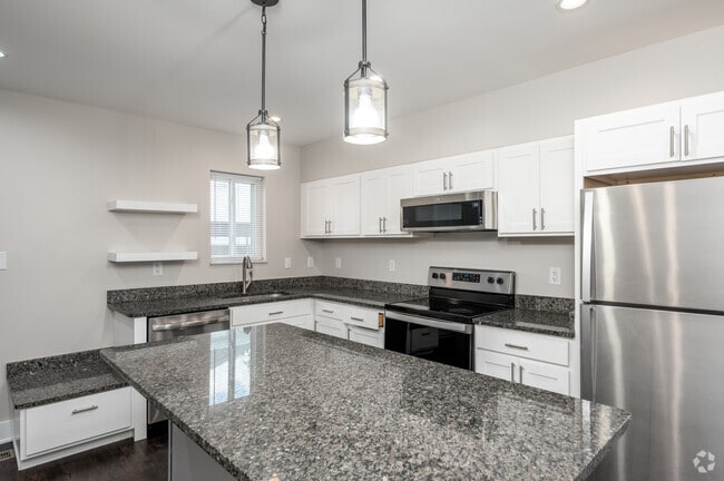 2BR, 2BA - 950SF - Kitchen