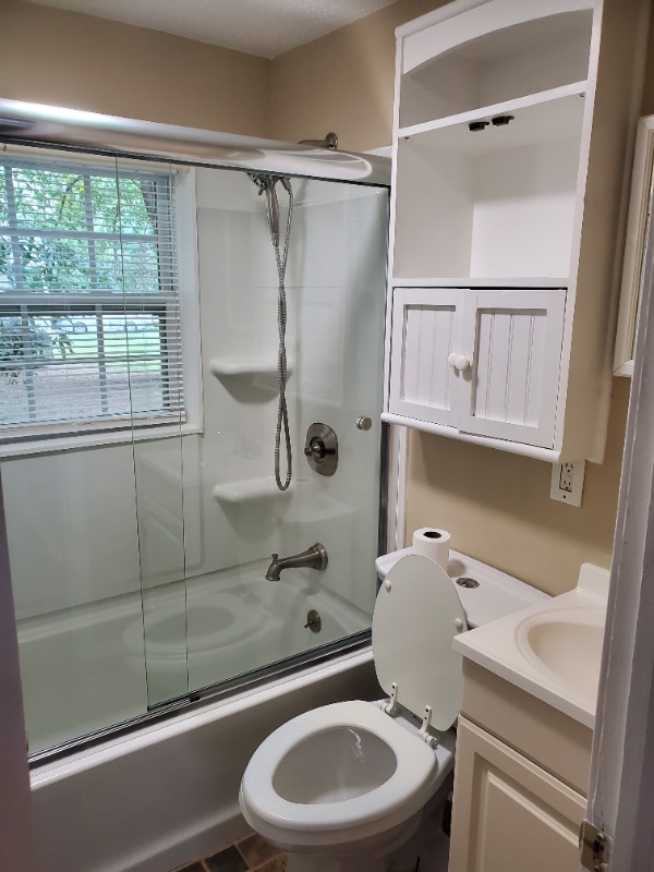 Photo - 301 Circle Dr