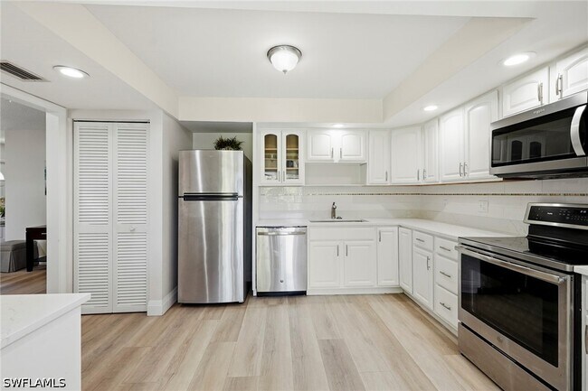 428 Meadowlark Ln Unit 428-B