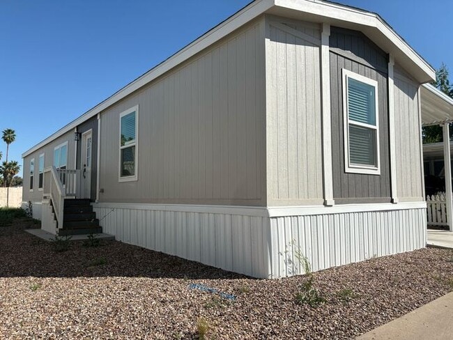 Photo - 2060 N Center St