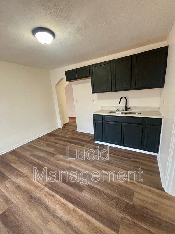 Photo - 1700 Sonne Ave