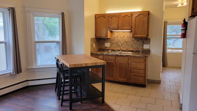 Kitchen Area - 309 Washtenaw Ave Townhome