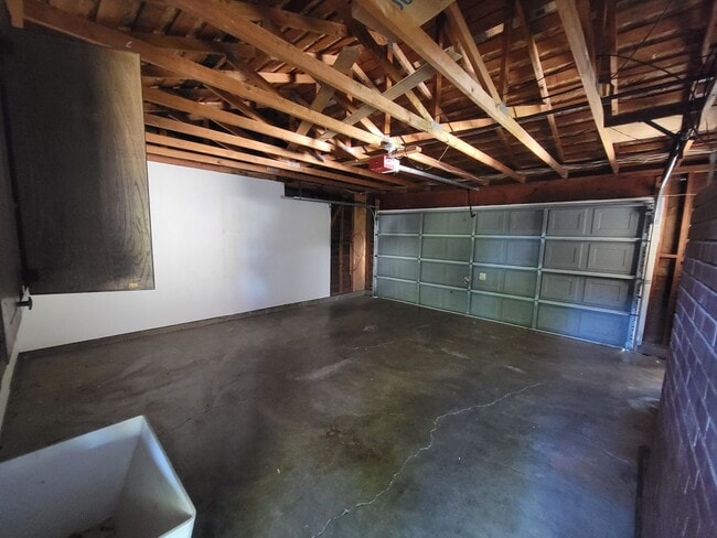 Photo - 3 Bedroom House across the street from Mar...