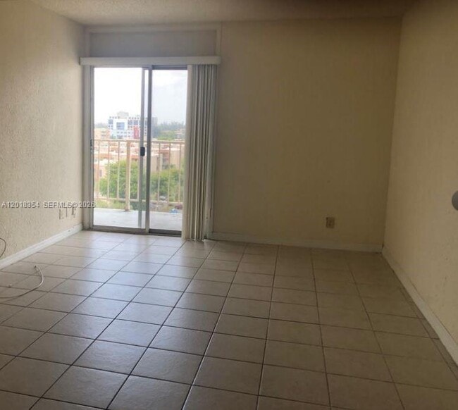 Building Photo - 801 NW 47th Ave Unit 916W